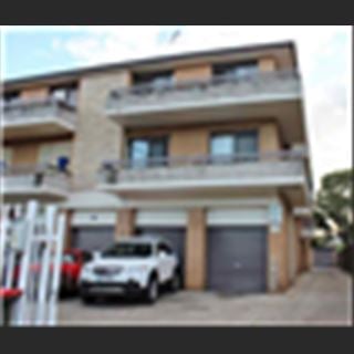 Fully Renovated & Secure Unit cho thuê